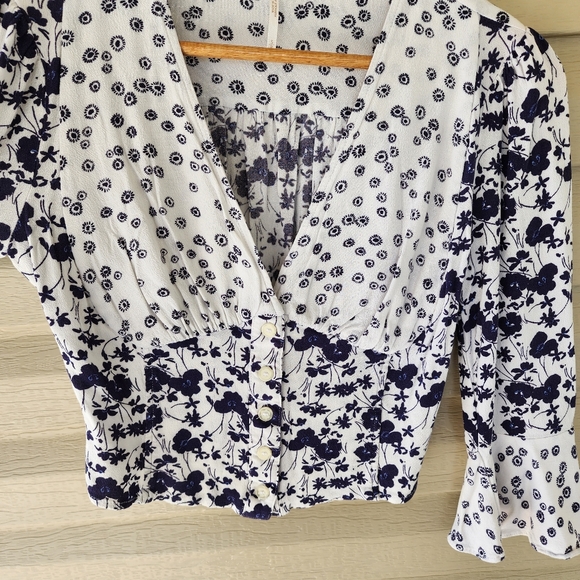 Free People lady bohemian bell sleeve crop top - Picture 7 of 13